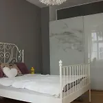 Bright & Lovely Apartment City Centre